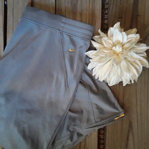 VGW-Nike light grey capri pant